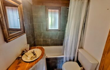 Cabaña para 3/4 pax con vista al lago, km 7.5.