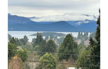 Cabaña para 3/4 pax con vista al lago, km 7.5.