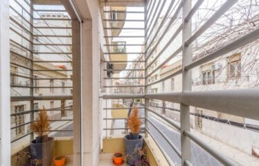 Departamento de 3 ambientes en Venta con cochera. Caballito
