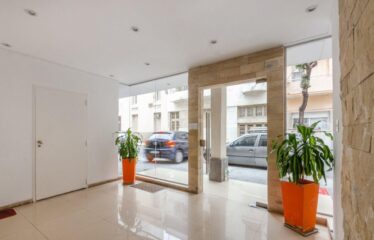 Departamento de 3 ambientes en Venta con cochera. Caballito