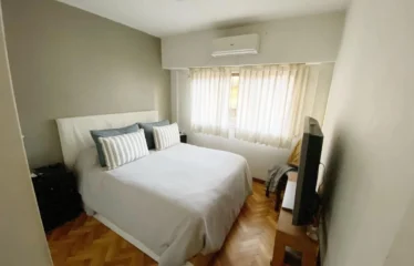 Departamento de 3 ambientes en Venta con patio en Casco Histórico.