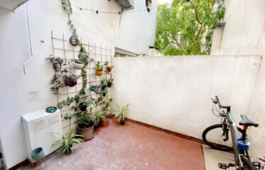 Departamento de 3 ambientes en Venta con patio en Casco Histórico.