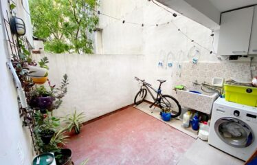 Departamento de 3 ambientes en Venta con patio en Casco Histórico.