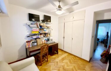 Departamento de 3 ambientes en Venta con patio en Casco Histórico.