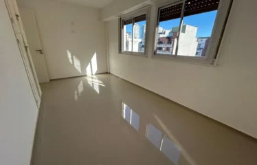 Departamento de 3 Ambientes Reciclado a Nuevo con Vista Abierta, Piso Alto y Terminaciones Premium c/ Baulera .Palermo